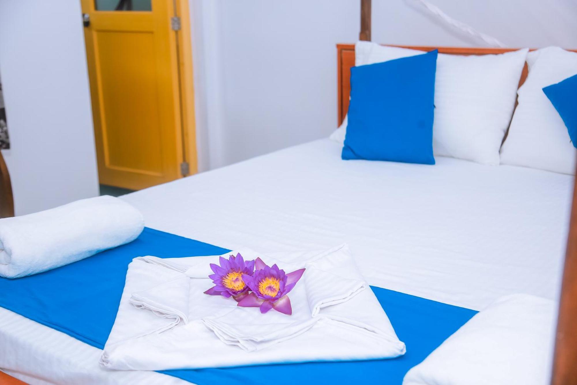 Hotel Blue Sky Mirissa Exterior foto